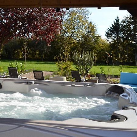 Treetops cottages&spa Grimsby Exteriör bild