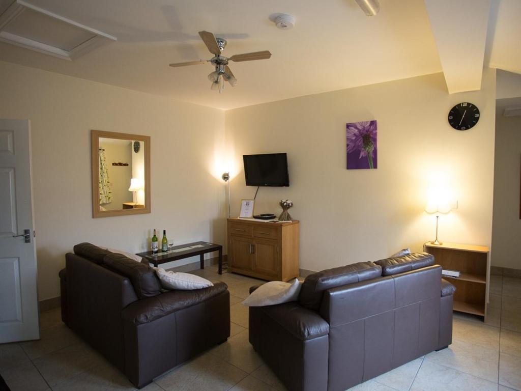 Treetops cottages&spa Grimsby Exteriör bild