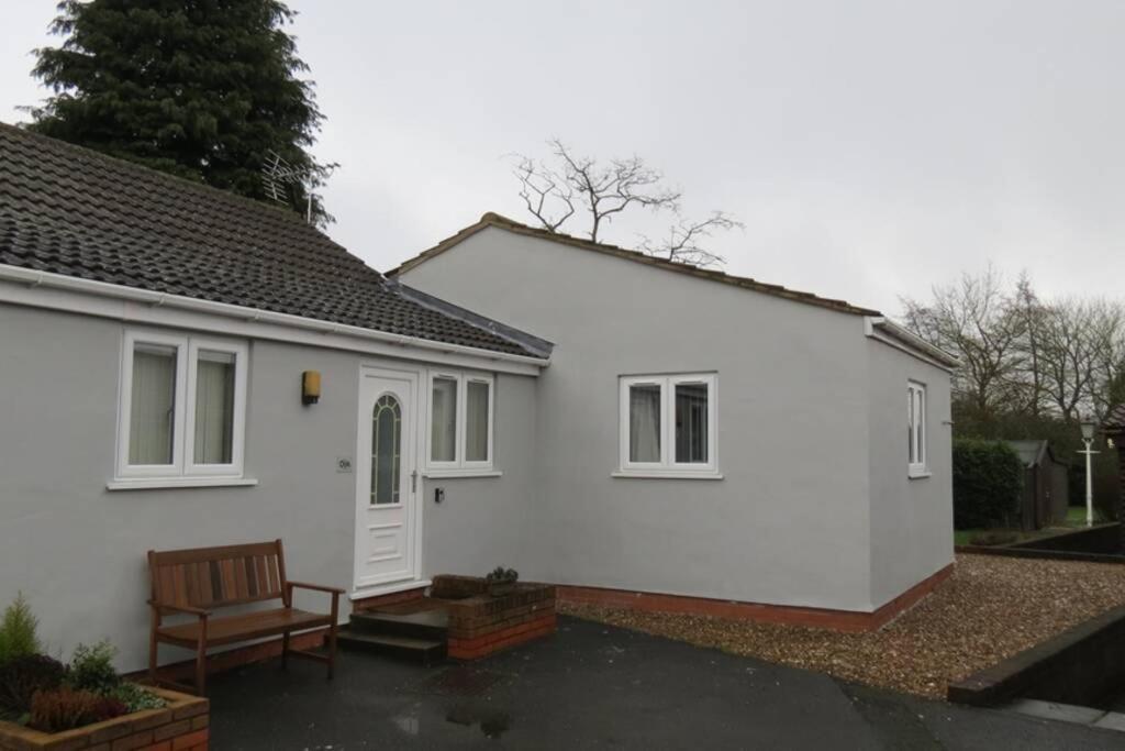 Treetops cottages&spa Grimsby Exteriör bild