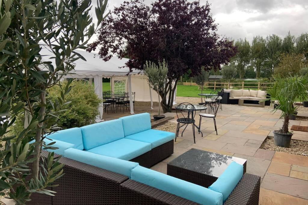 Treetops cottages&spa Grimsby Exteriör bild