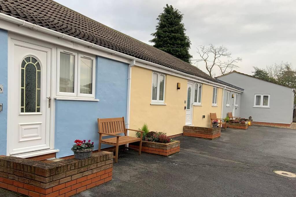 Treetops cottages&spa Grimsby Exteriör bild