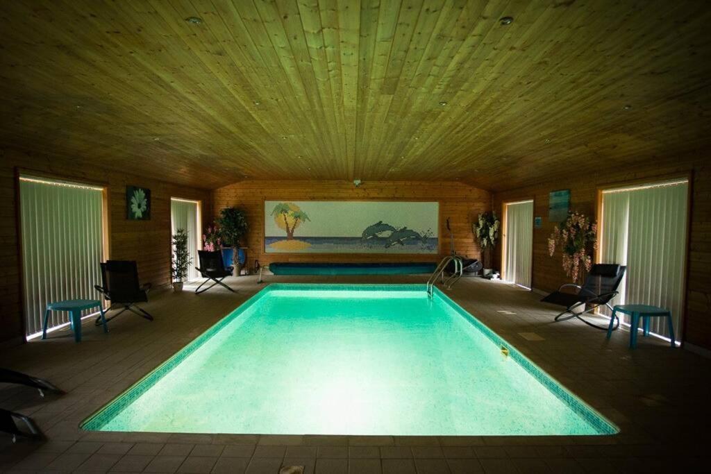 Treetops cottages&spa Grimsby Exteriör bild